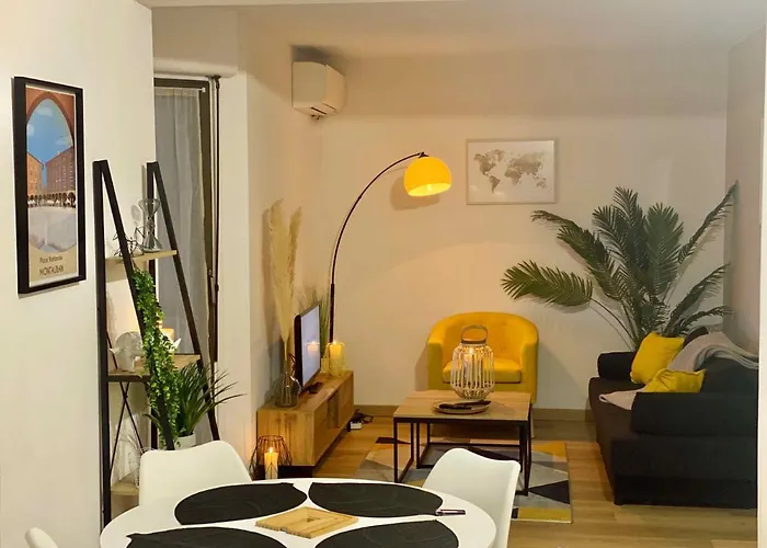 Le Point Virgule - Parking Privé - Climatisation *